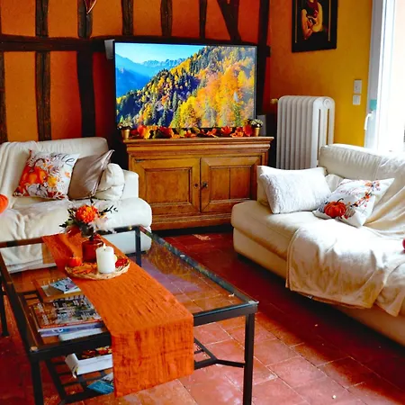 Дом отдыха Les Oiseaux_a Avec Piscine Chauffee *